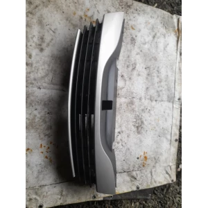 Изображение товара -  8200012581 решетка радиатора Renault Laguna 2