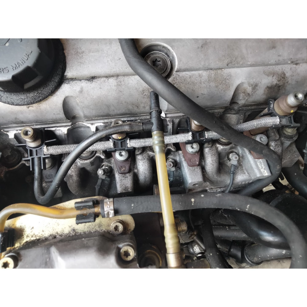 Форсунки Bosch VOLVO V40 S40 1.9 TD F8T прижимные