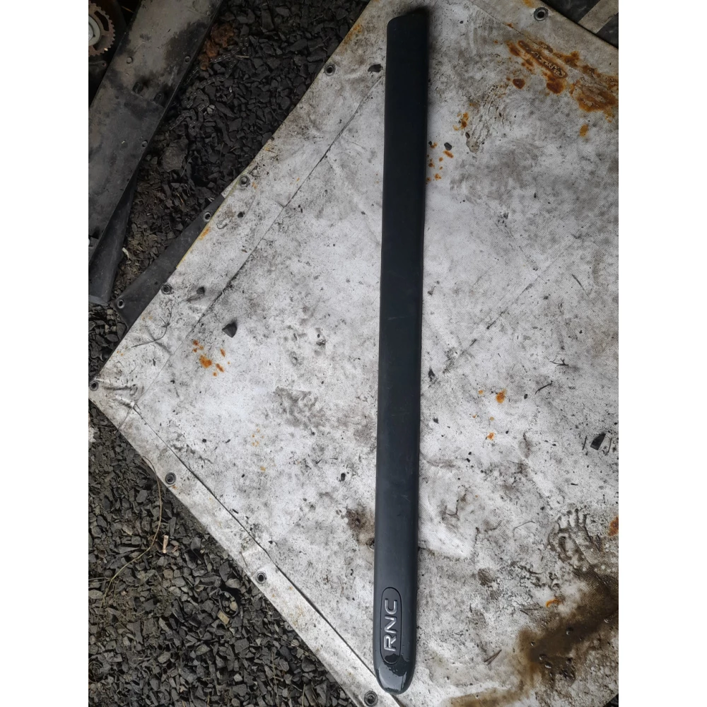 7700304633 молдинг передней левой двери Renault Kangoo