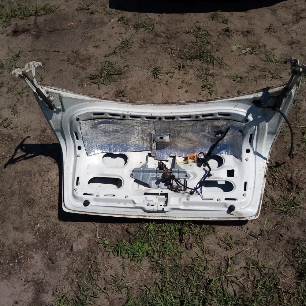 Кришка багажника VW Jetta американка