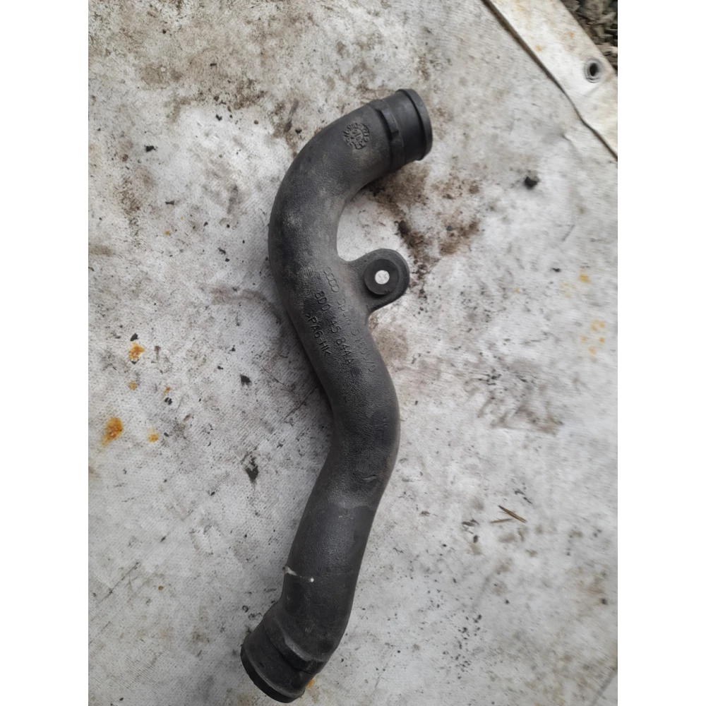 8D0145844A патрубок интеркуллера   Audi A4B5, Passat B5 1.9td