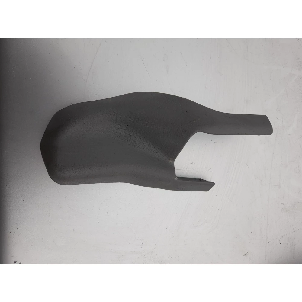 GJ6A57053 накладка на ползень сидений Mazda 6GG