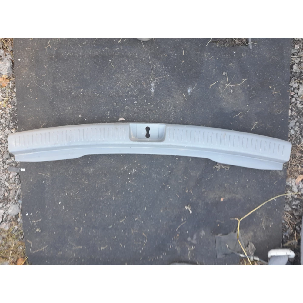 G21C68891 накладка порога багажника Mazda 6GG  универсал