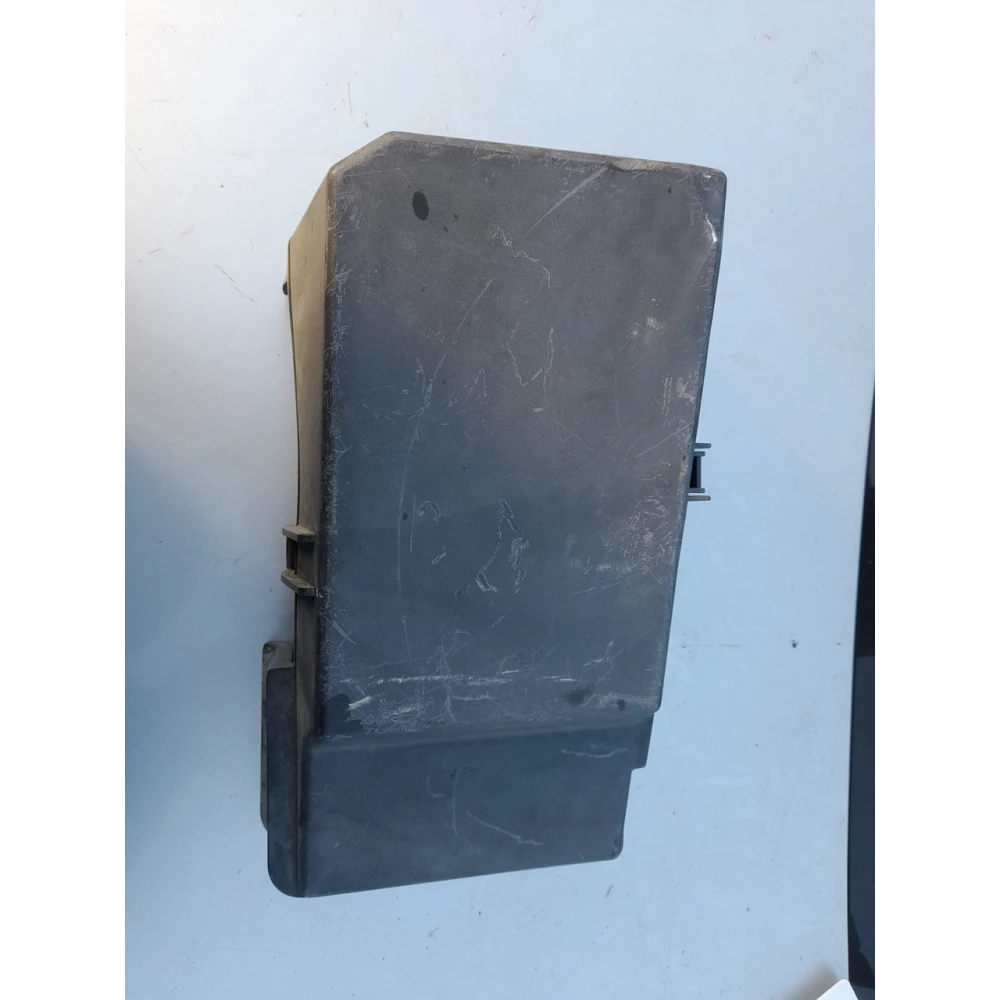 Крышка блока предохранителей Mazda 6GG