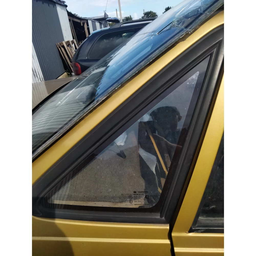 Стекло боковое заднее правое глухое Daewoo Nexia 1 (1995—2008)