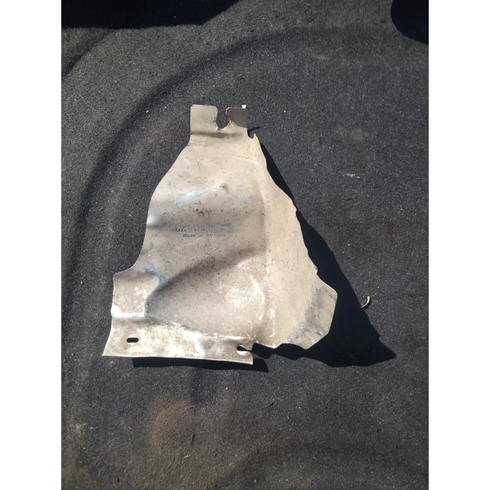 8D0422704 теплоекран выхлопной Passat B5 Audi A4 B5 1.9d