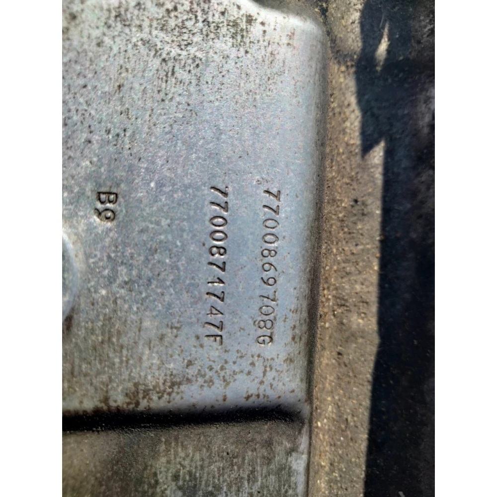 7700869708G/7700871747F защитный экран Renault Clio 1.0 8v