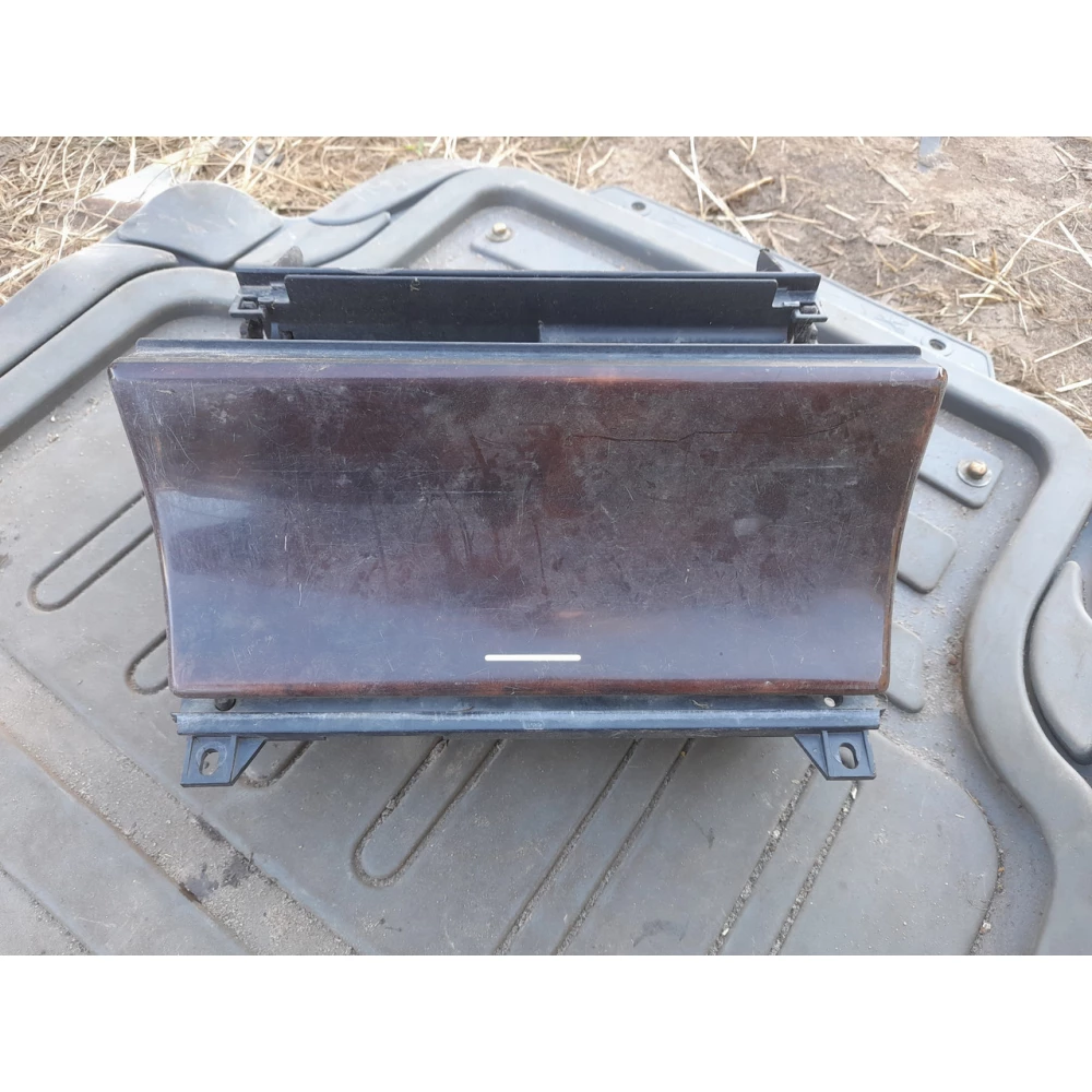 Пепельница  Mercedes-Benz w210