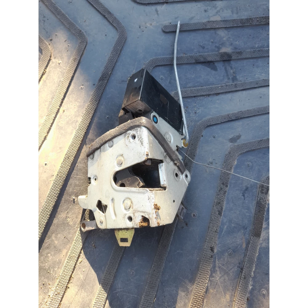 Замок задней левой двери BMW E39