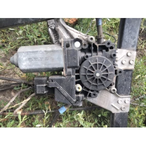 Изображение товара -  Моторчик стеклоподъемника передний левый Audi A6 C5 056001402