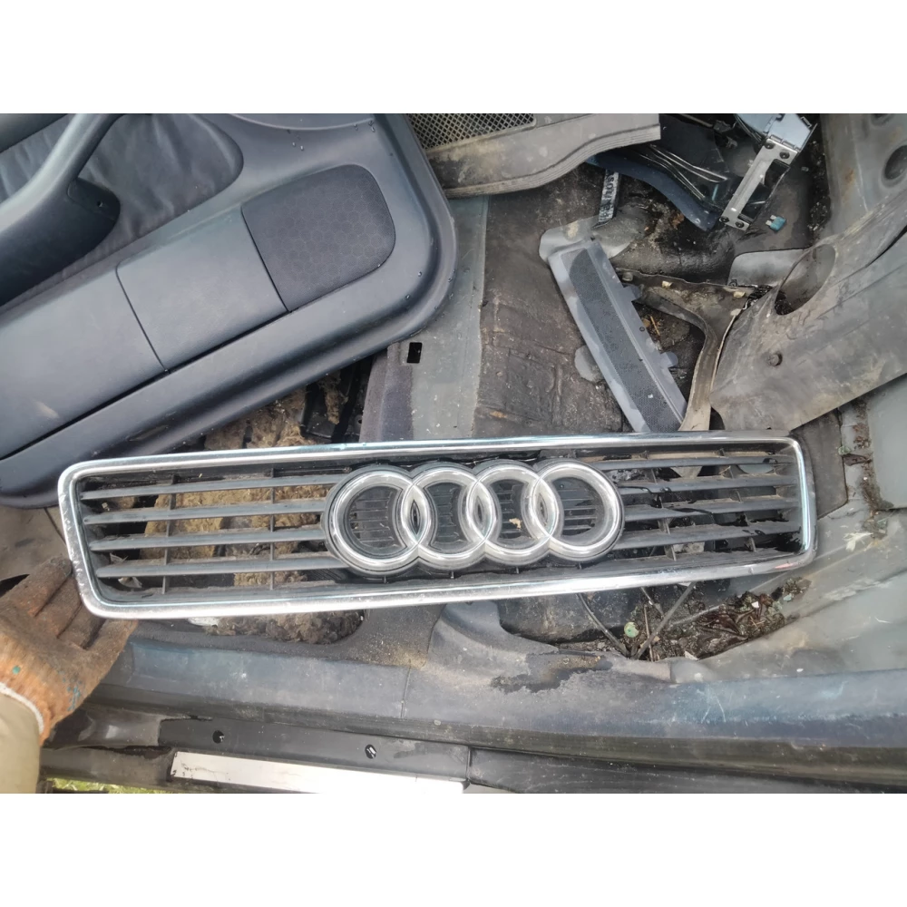 Решетка радиатора Audi A6 C5