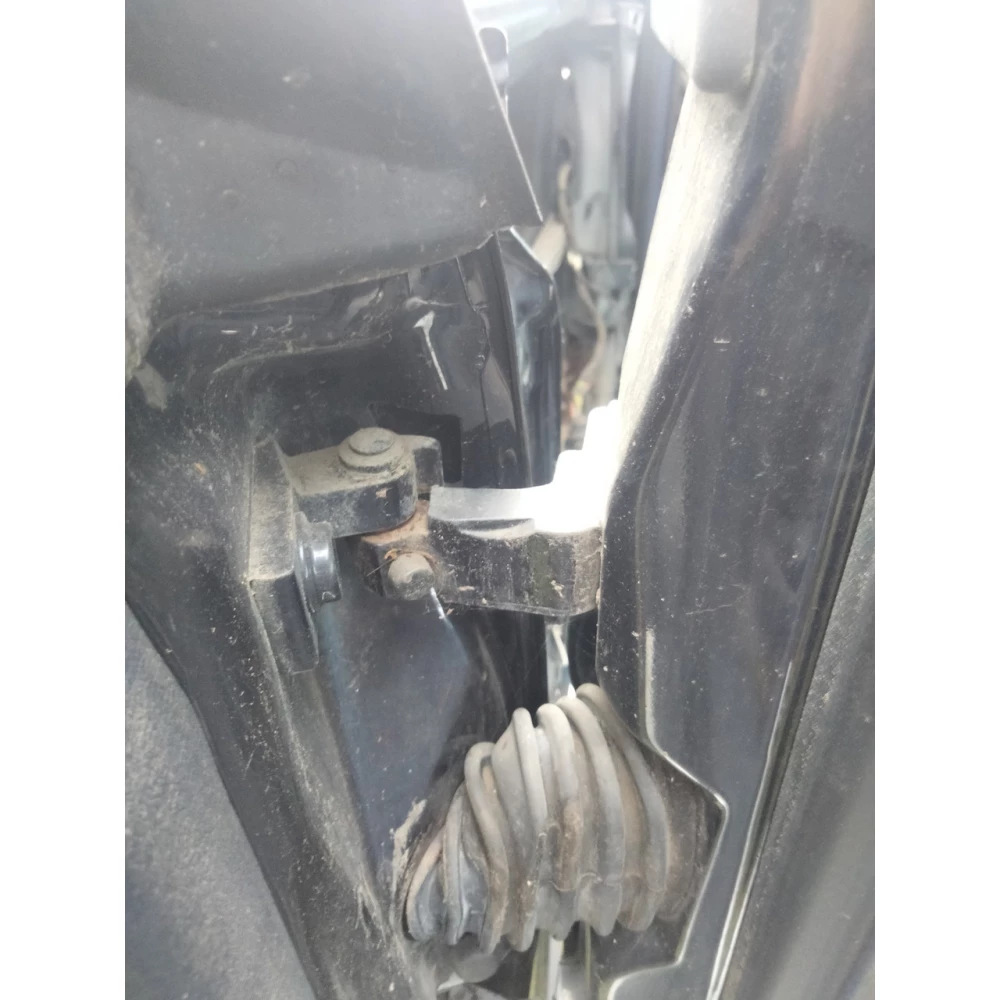 Петля задней левой двери Audi а4 б5 верхняя, нижняя