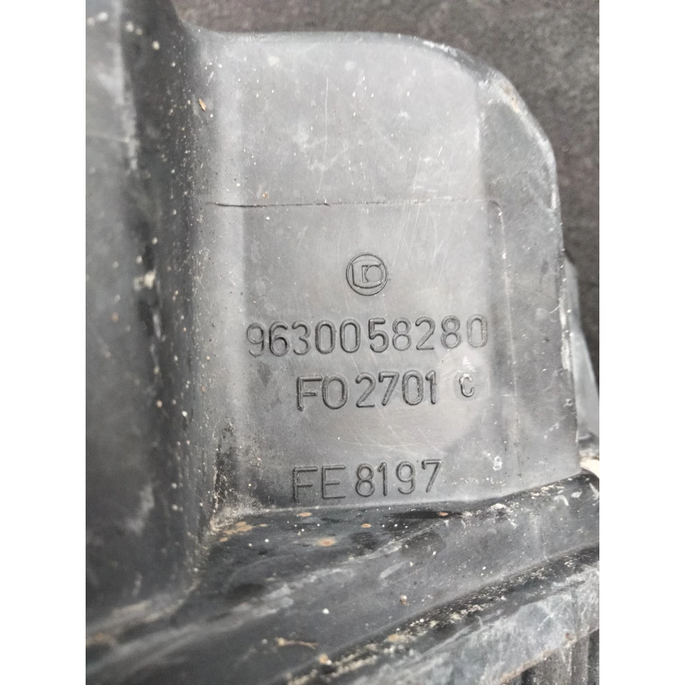 9630058280 корпус воздушного фильтра Peugeot partner, Citroen Berlingo 1.4
