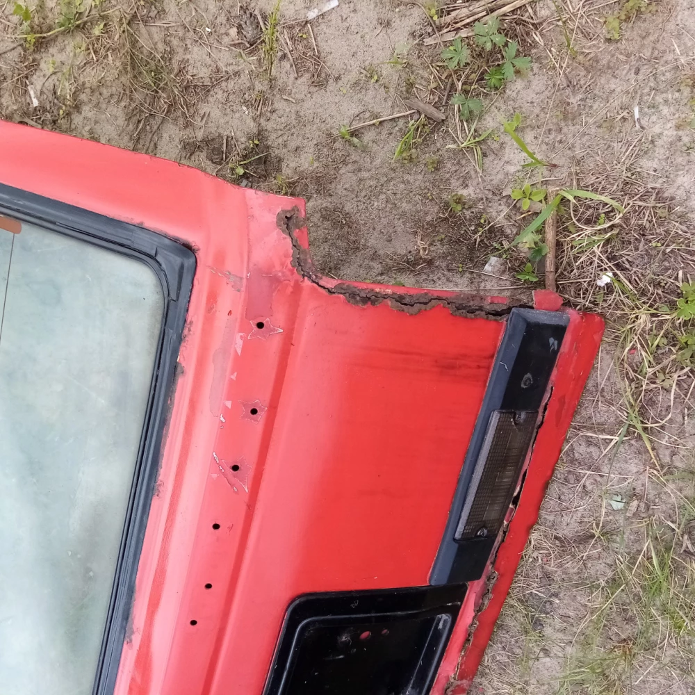 Кришка багажника Toyota Carina