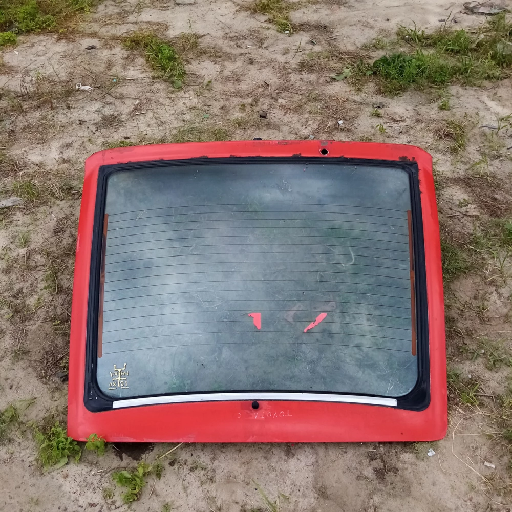 Кришка багажника Toyota Carina