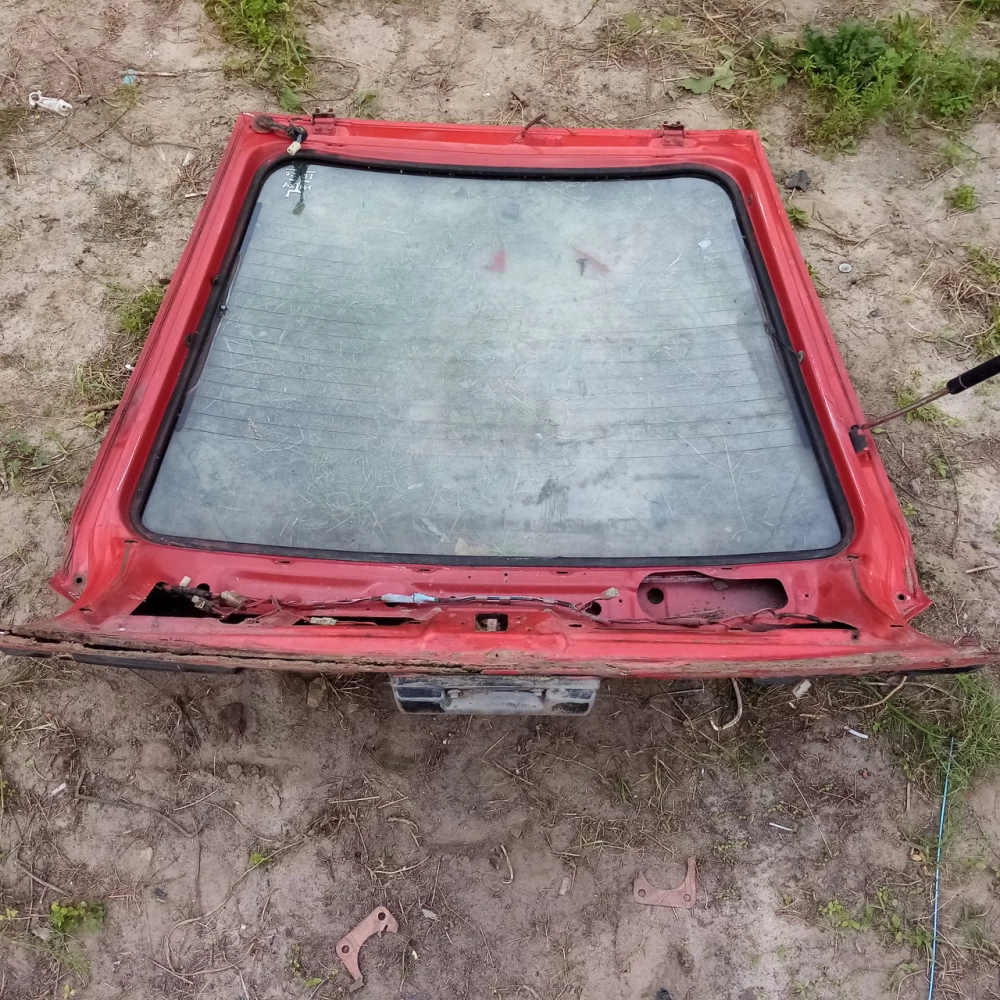 Кришка багажника Toyota Carina