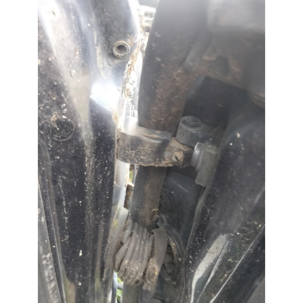 Петля передней правой двери Audi A6 C5 верхняя, нижняя