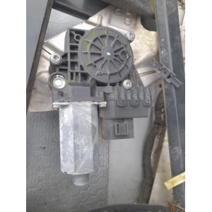 Изображение товара -  Моторчик заднего правого стеклоподйомника Audi A6c5