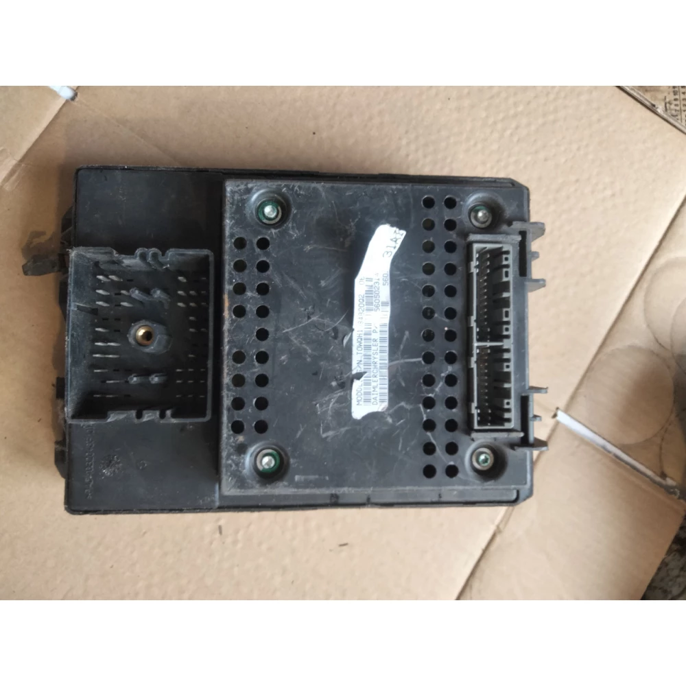 04831433AC коробка блок комфорта Jeep Grand Cherokee