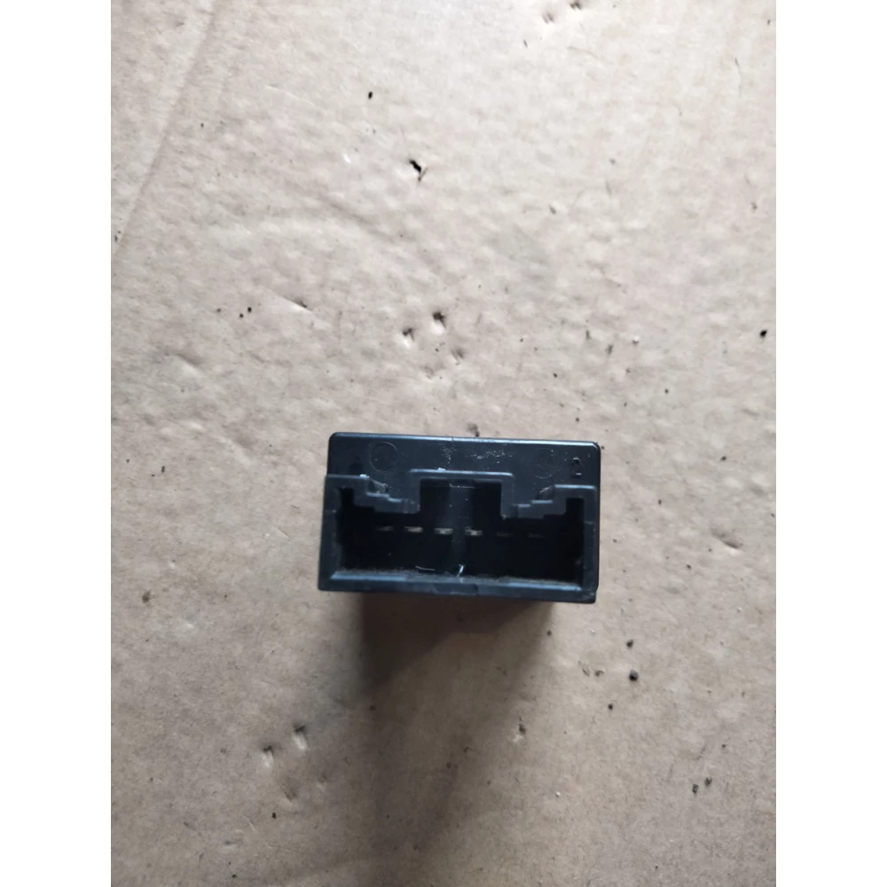 949502d200 кнопка подсветки приборной панели Xyundai Elantra, Kia