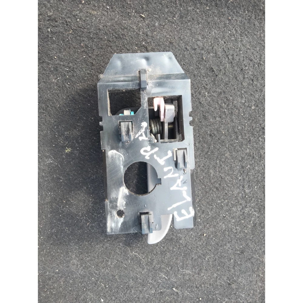 836102D000 ручка двери внутренняя левая задняя Xyundai Elantra XD 3