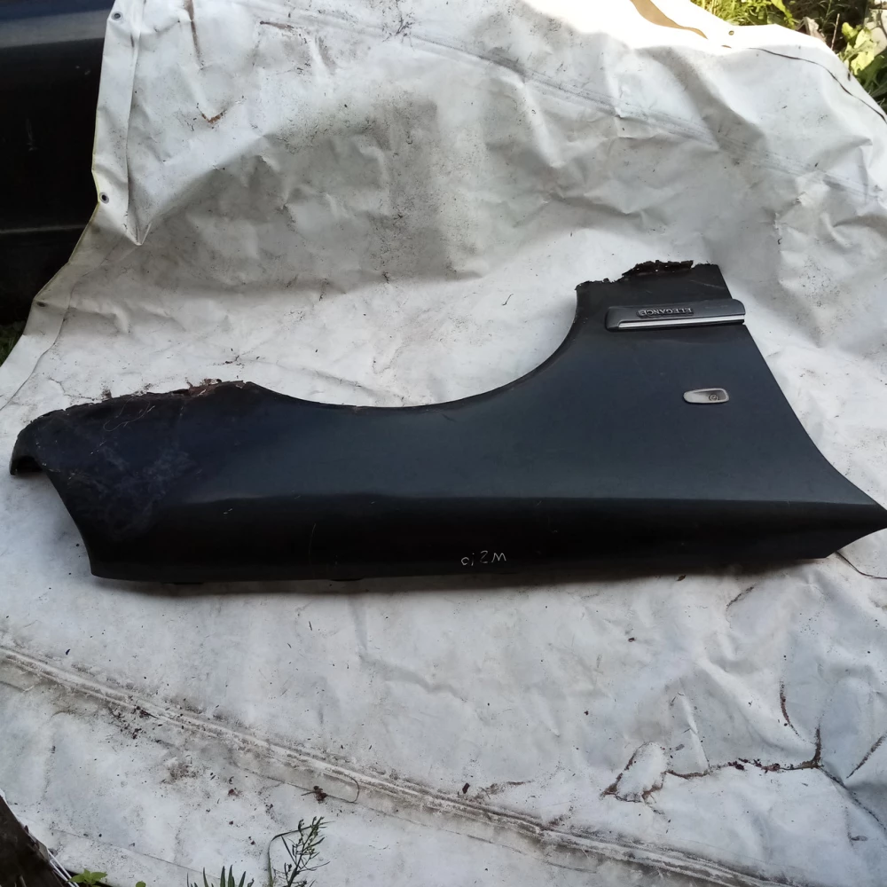 Правое крило Mercedes-Benz w210