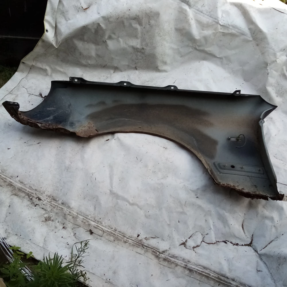 Правое крило Mercedes-Benz w210