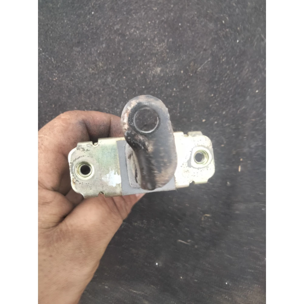 Ограничитель двери Xyundai Elantra XD 3