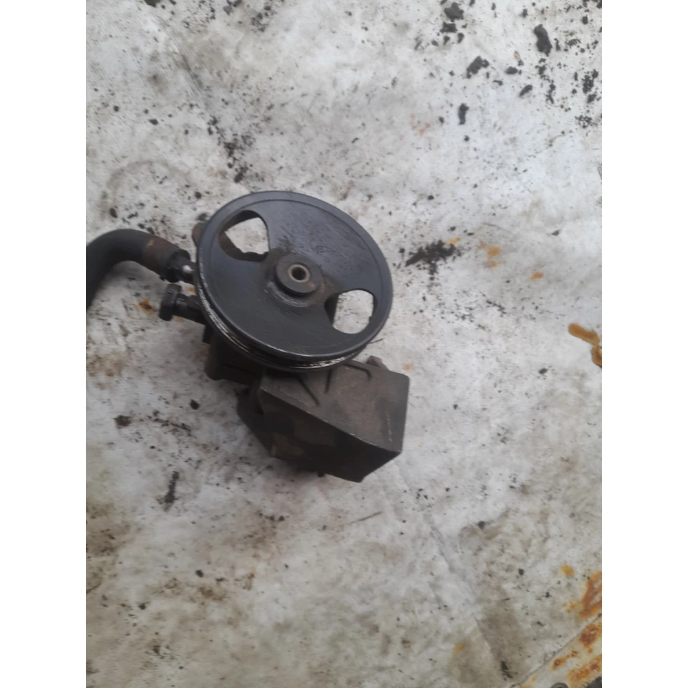 7611332111 насос гидроусилителя руля Nissan almera n16 1.8 16v