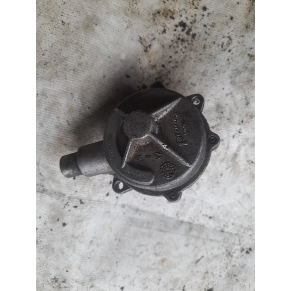 72218501 вакуумный насос Audi A6C5 2.5