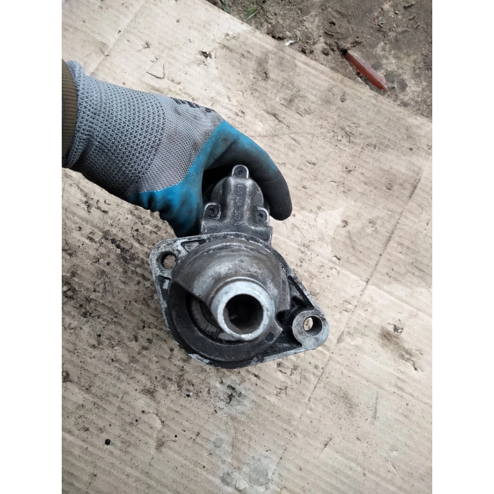 Стартер Audi A4 B6 2.5 tdi 1 005 821 953