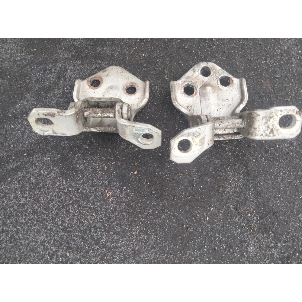 Петли передней правой двери Xyundai Elantra XD 3