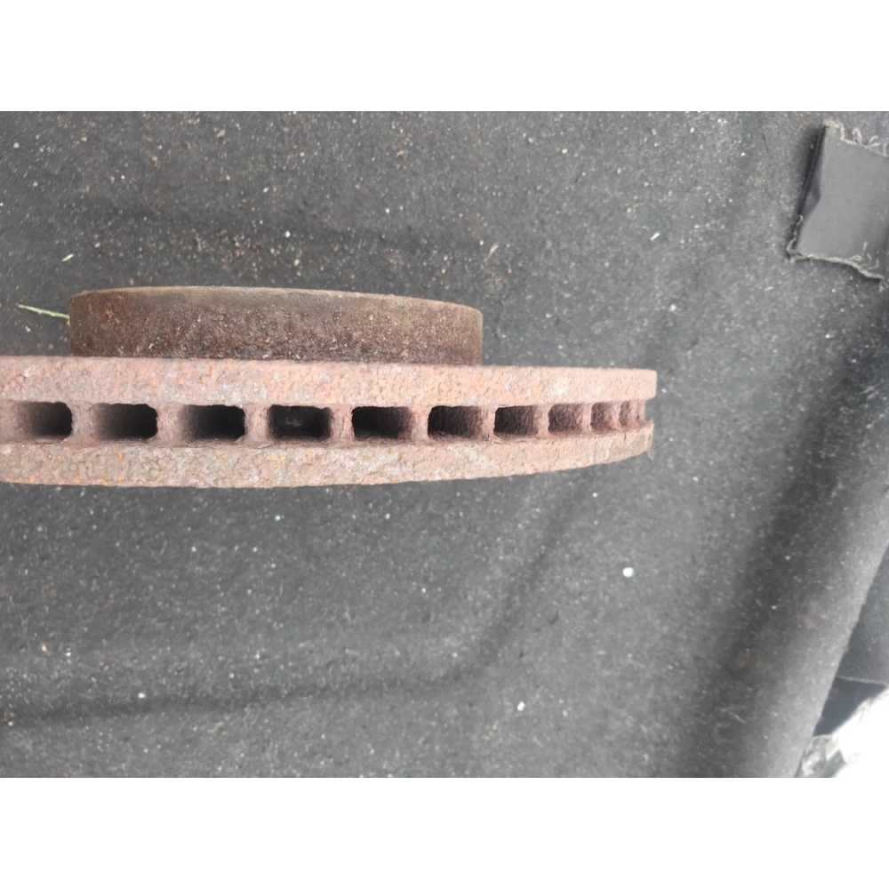 Передний тормозной диск на Xyundai Elantra XD 3 2000-2006год