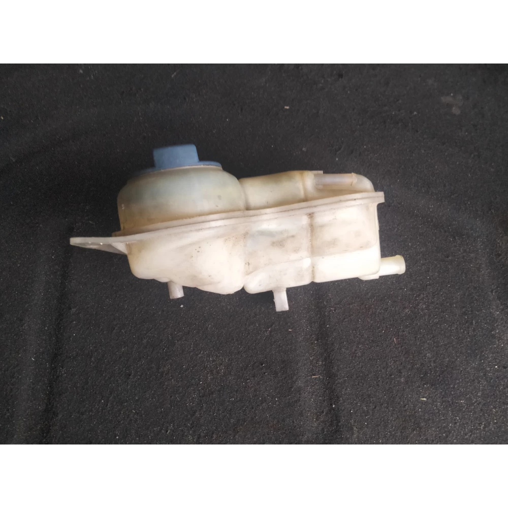 8D0121403L расширительный бачок системы охлаждения Audi A4 B5 Passat B5