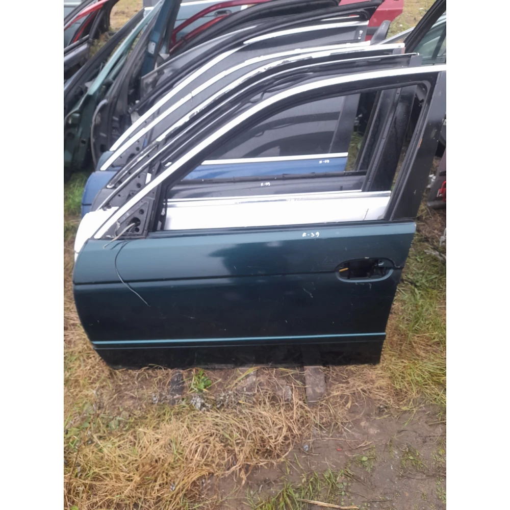 Передняя левая дверь BMW E39