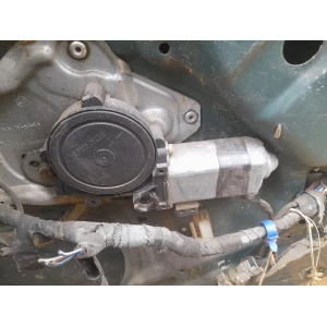 Изображение товара -  Передний   левый моторчик стеклоподйомника  BMW E34