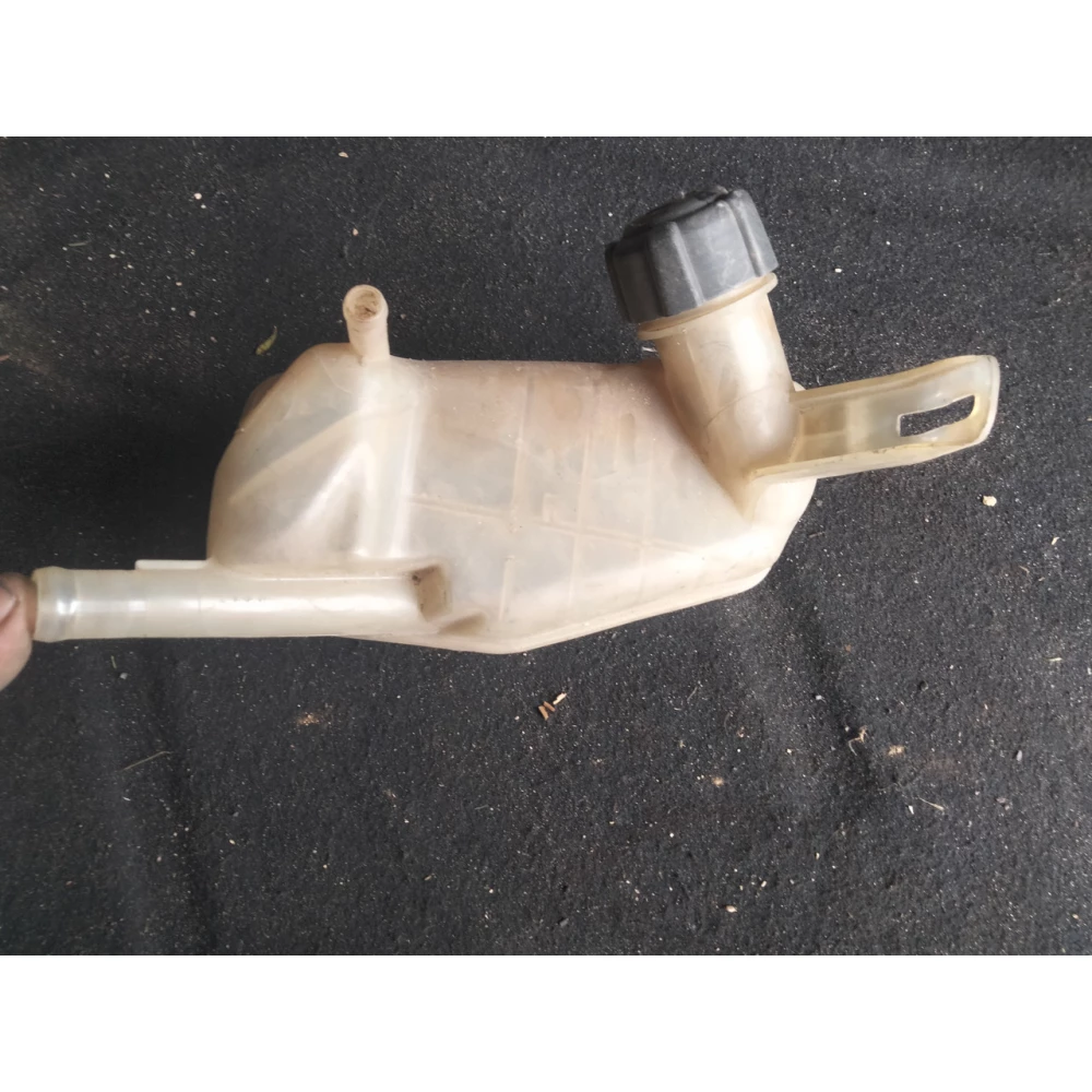 8200273157 расширительный бачок системы охлаждения Renault Megane 2, Scenic 2
