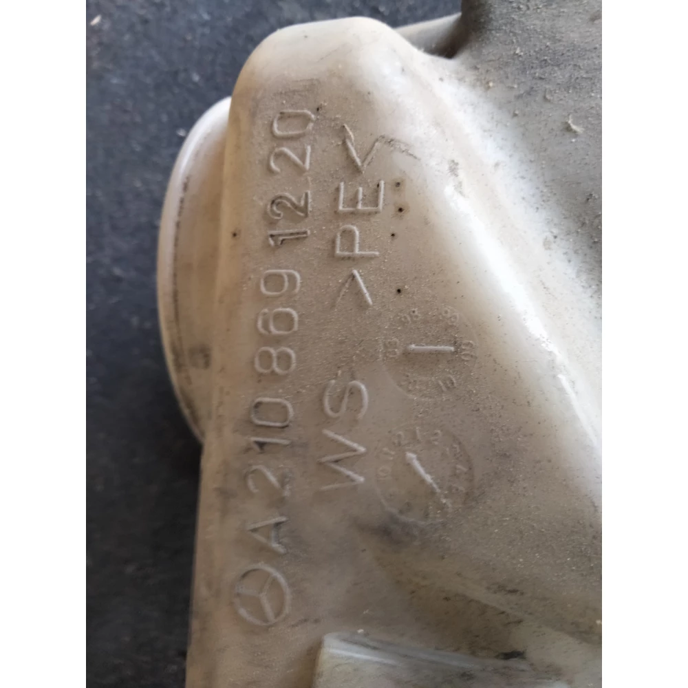 A2108691220 бачок омывателя лобового стекла Mercedes Benz W210