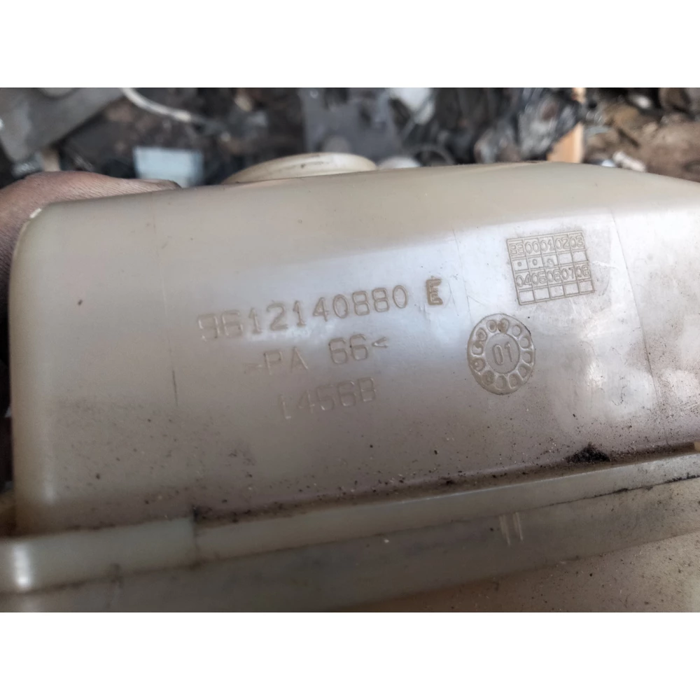 9612140880 бачок гидроусилителя руля Citroen Berlingo, Peugeot partner