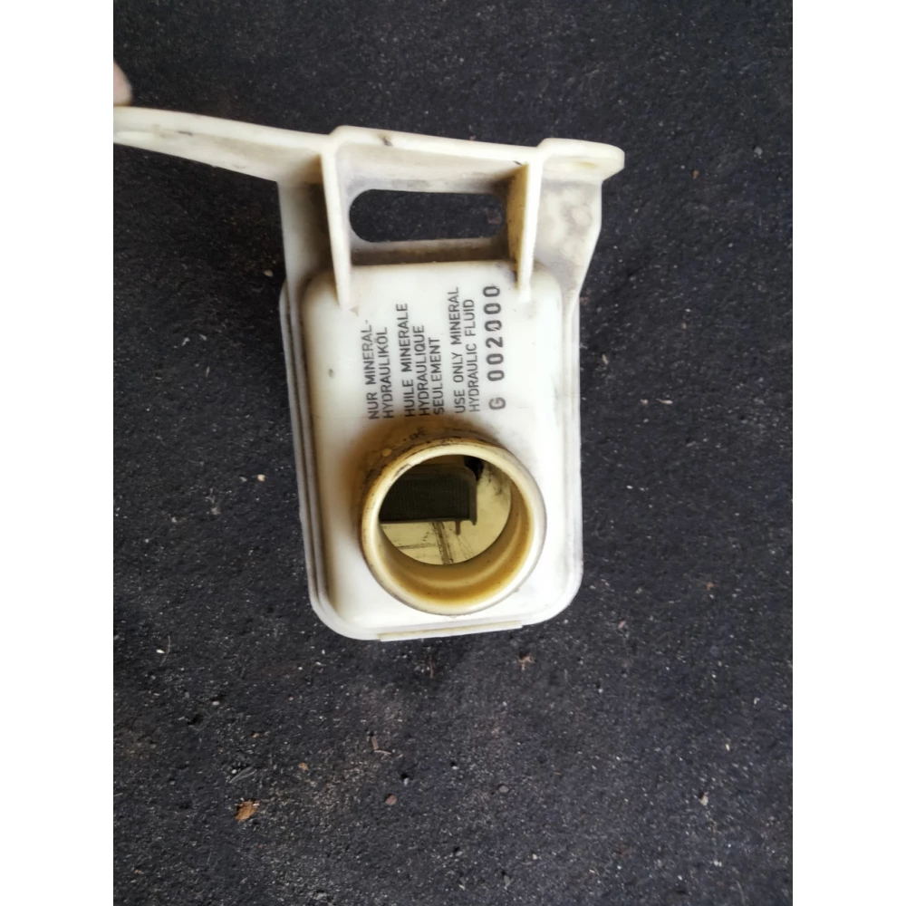 8D0422373C бачок гидроусилителя руля Audi A4 B5,A6 C5 Passat B5