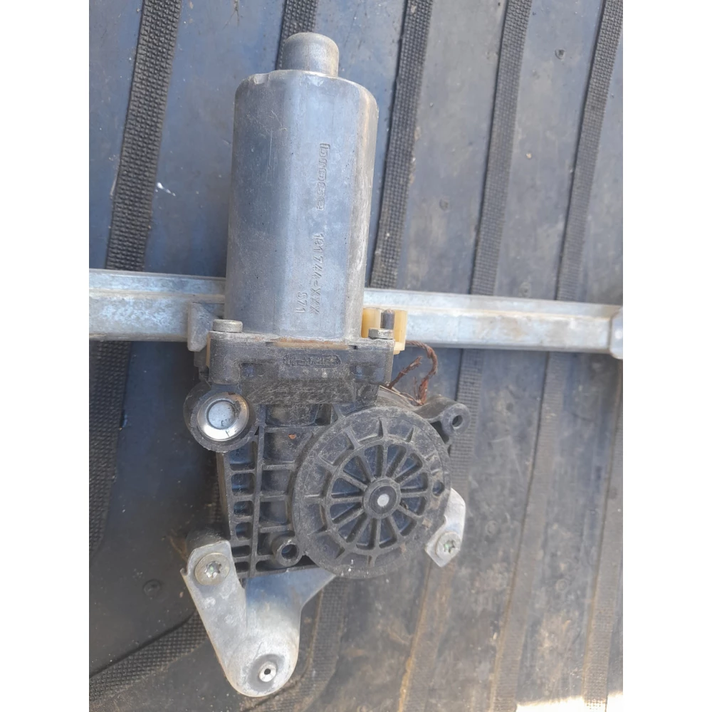 Моторчик стеклоподйомника  Mercedes-Benz w210