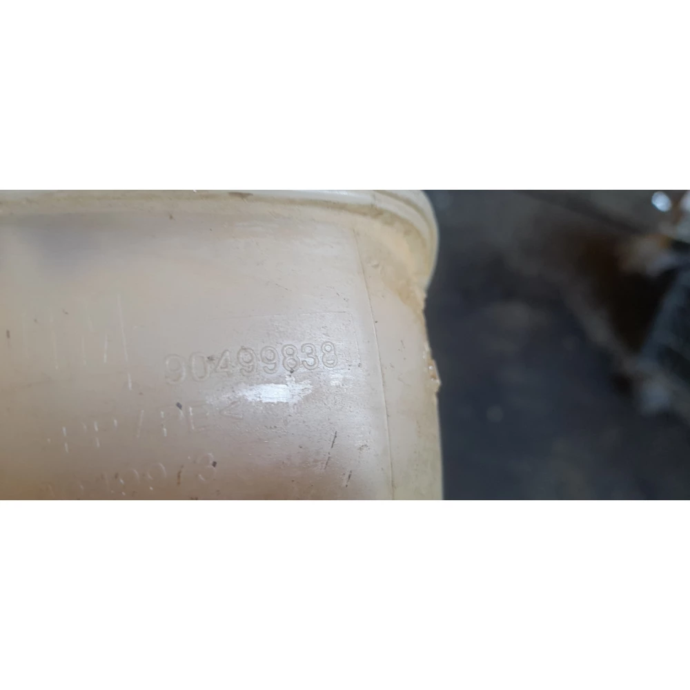 90499838 бачок системы охлаждения opel Vectra B