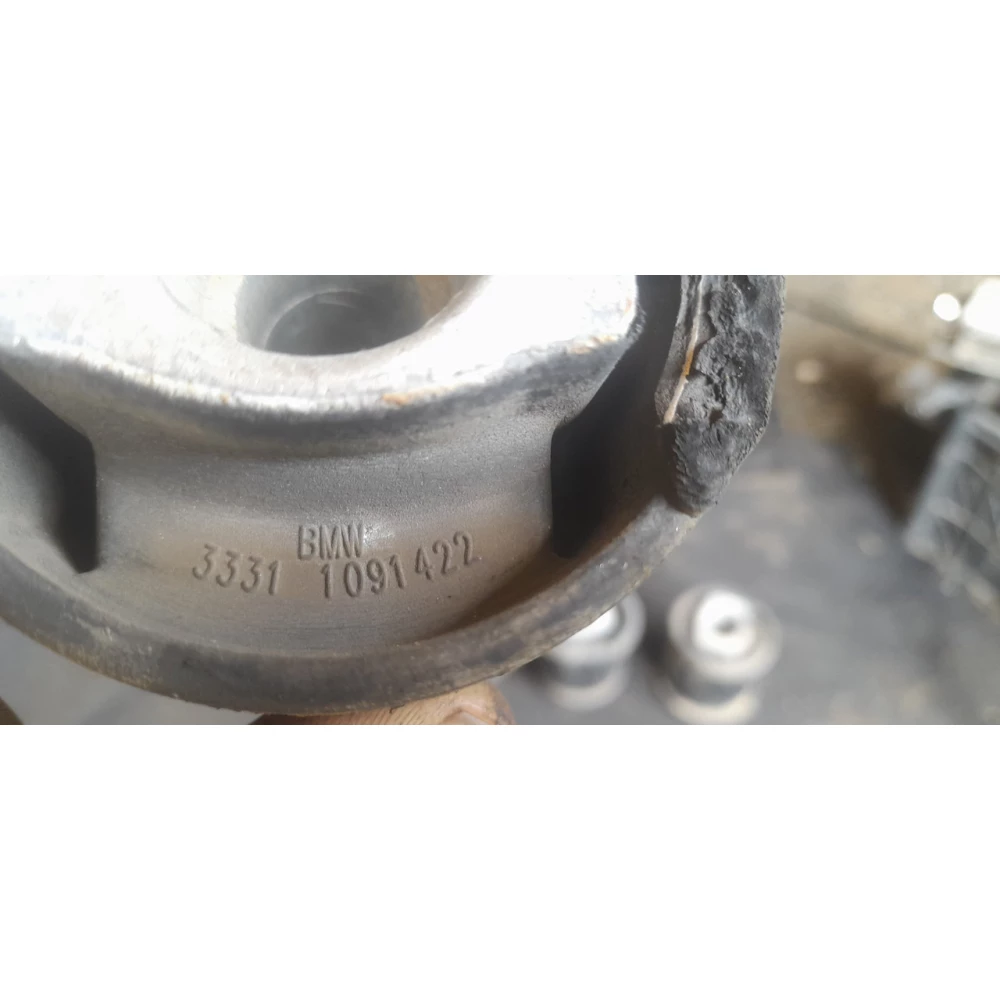 33311091422 саленблок заднего подрамника BMW E39