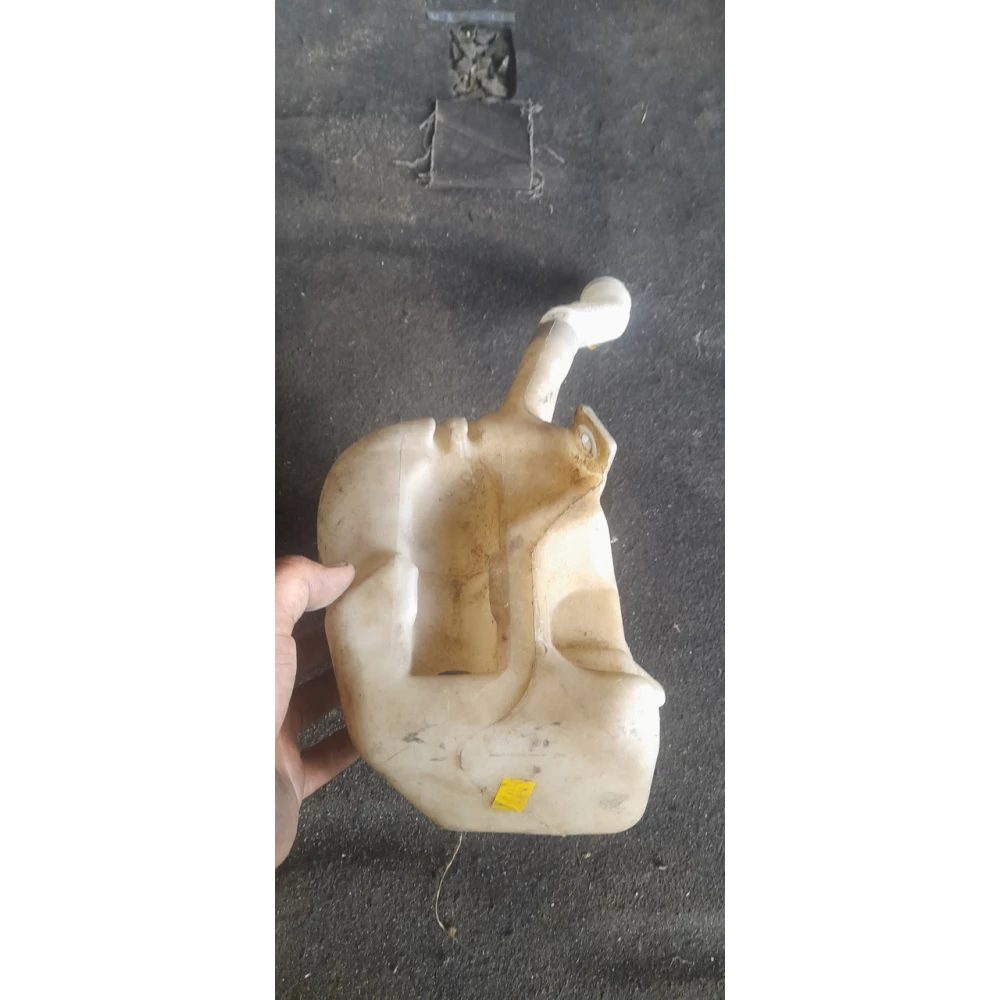 FT0023935 бачок омывателя лобового стекла  Opel Vectra B