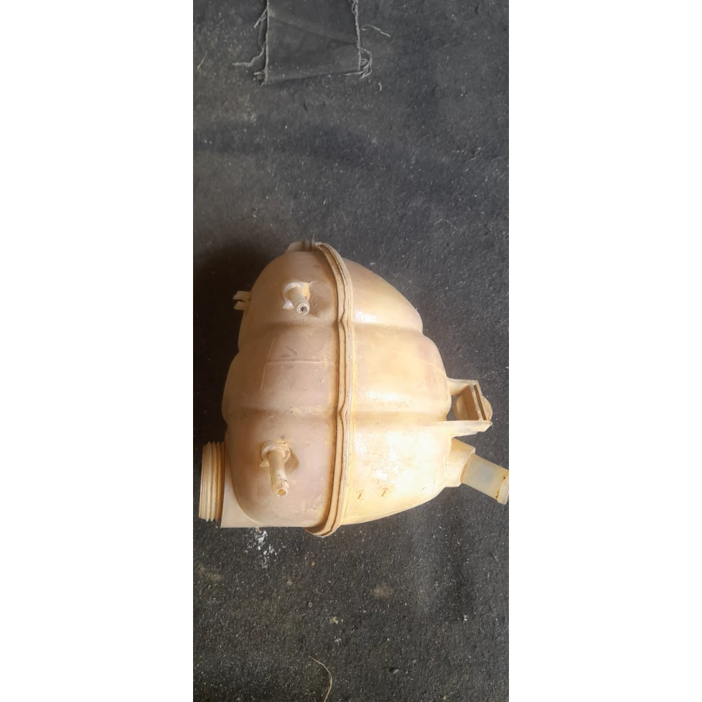 90499809 расшырительный бачок системы охлаждения Opel Vectra B