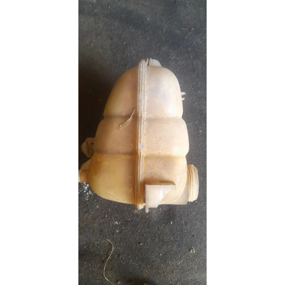 90499809 расшырительный бачок системы охлаждения Opel Vectra B