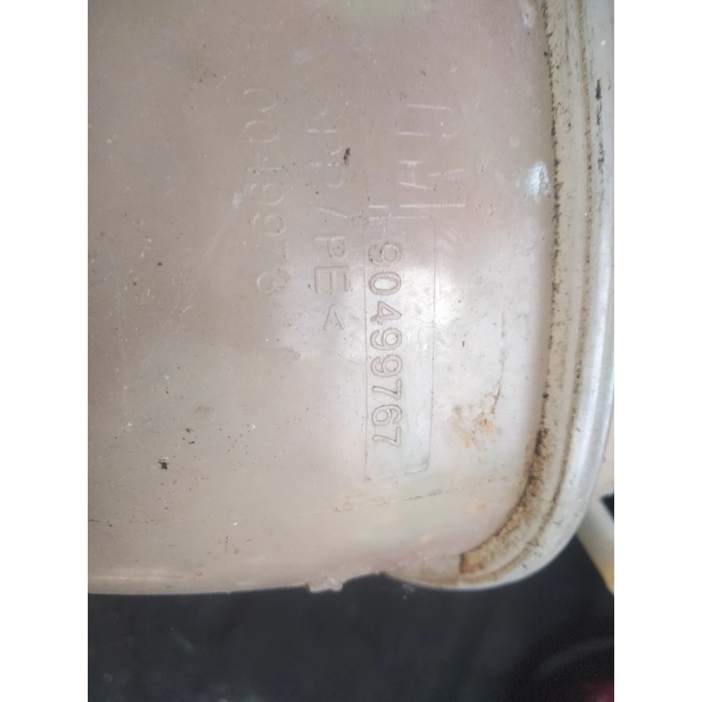 90499767 расширительный бачок системы охлаждения Opel Vectra B