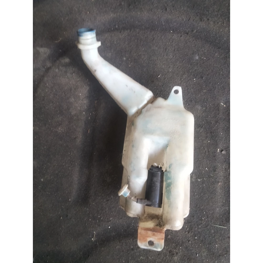 83BG17618CA бачок омывателя Ford sierra