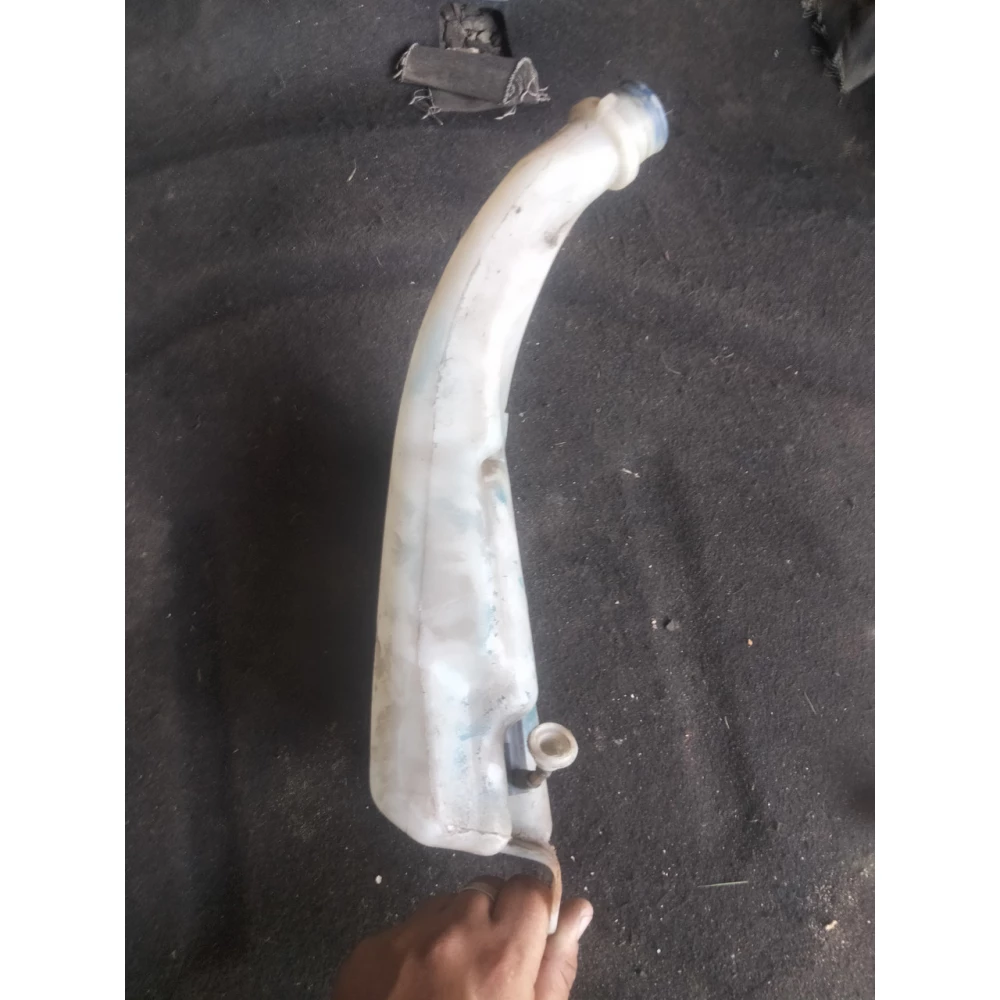 83BG17618CA бачок омывателя Ford sierra