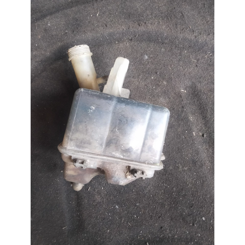 8200447047 расширительный бачок системы охлаждения Renault Laguna 2